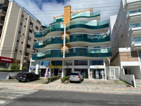 298 - Excelente apto a 30m do mar em Bombinhas